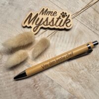 Gegraveerde pen (bamboe) – eigen ontwerp/ naam