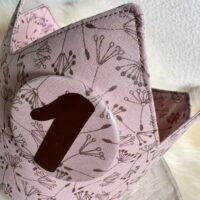 Verjaardagskroon – roze met gouden flora