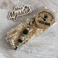 Magnetische houten flesopener ‘I need beer’ + sleutelhanger