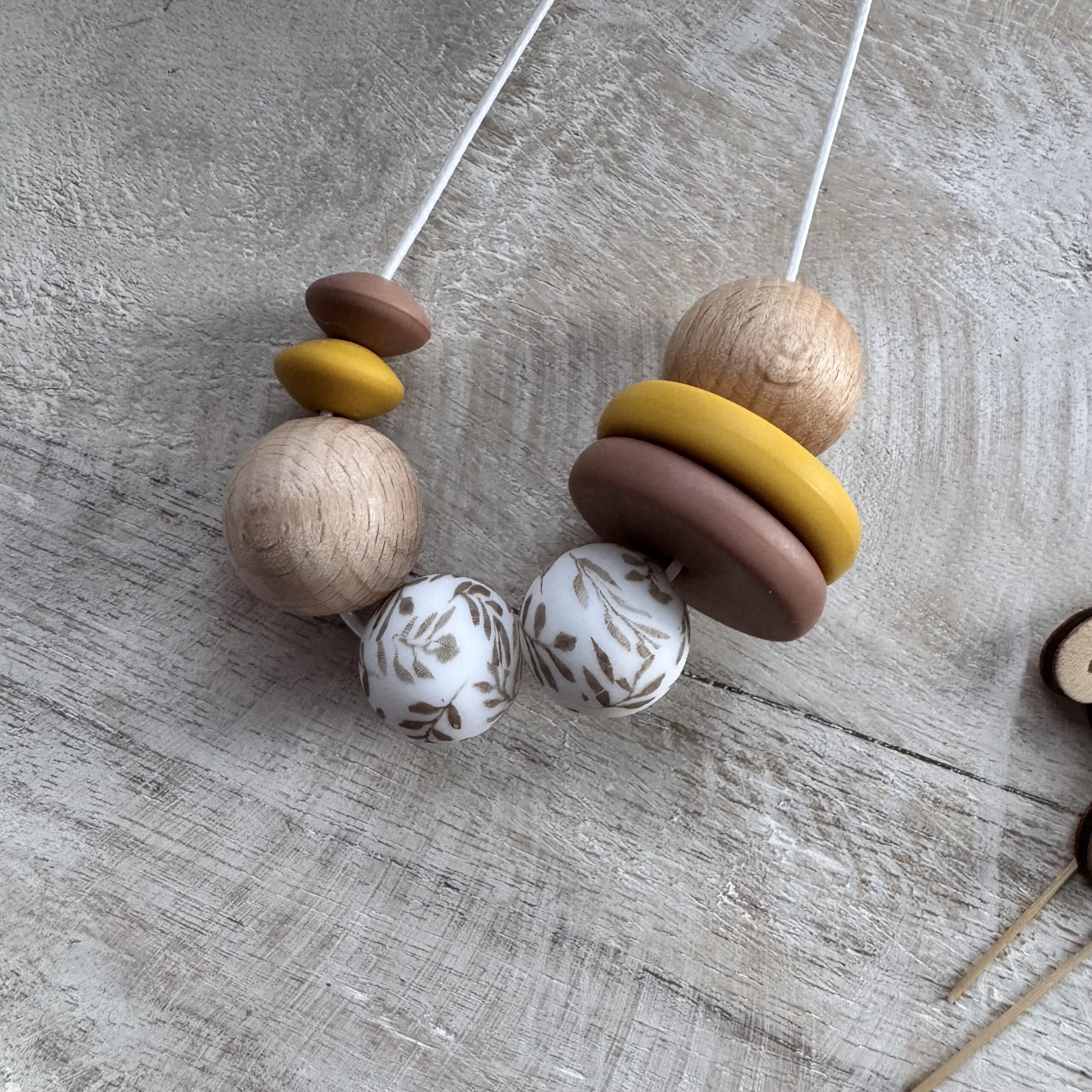 Borstvoedingsketting - bruin/ mosterd met hout - Afbeelding 2