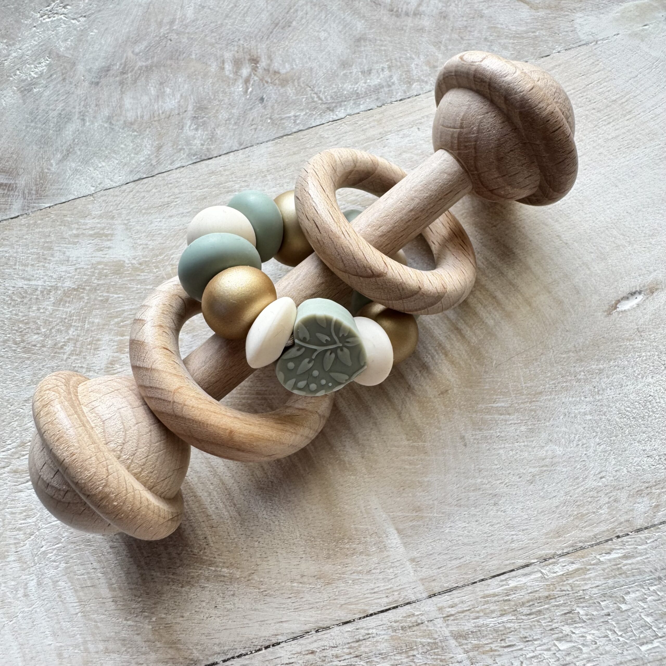 Newbornsetje met rammelaar - zachtgroen - Afbeelding 2