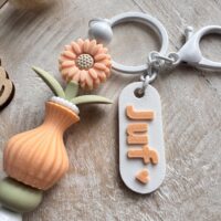 Sleutelhanger juf – bloemenvaasje ‘peach’