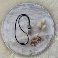 Friemelketting ‘beertje’ – taupe