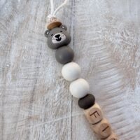 Speenkoord – ‘3D beertje taupe 2’
